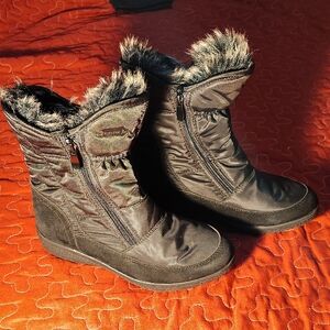 Flexus By Spring Step Black Fur-lined Boots With Suede Accents